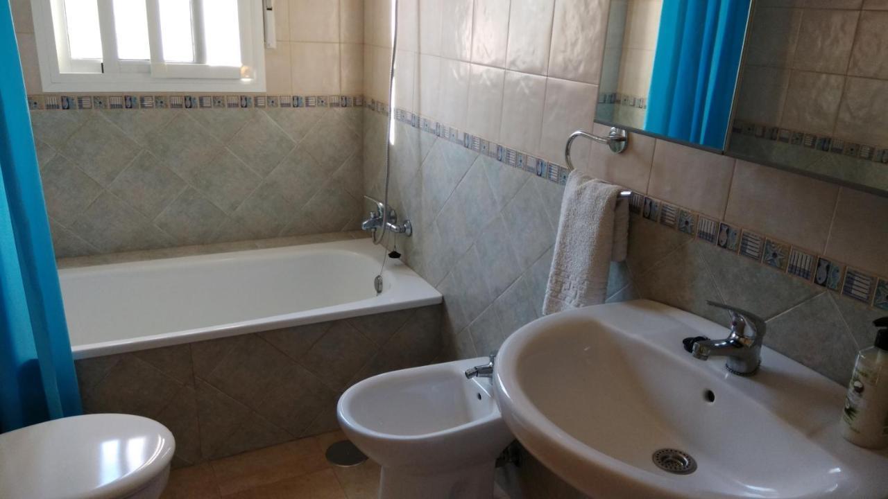 فيلا Isla Verde Y Mar إيسلا كريستينا المظهر الخارجي الصورة