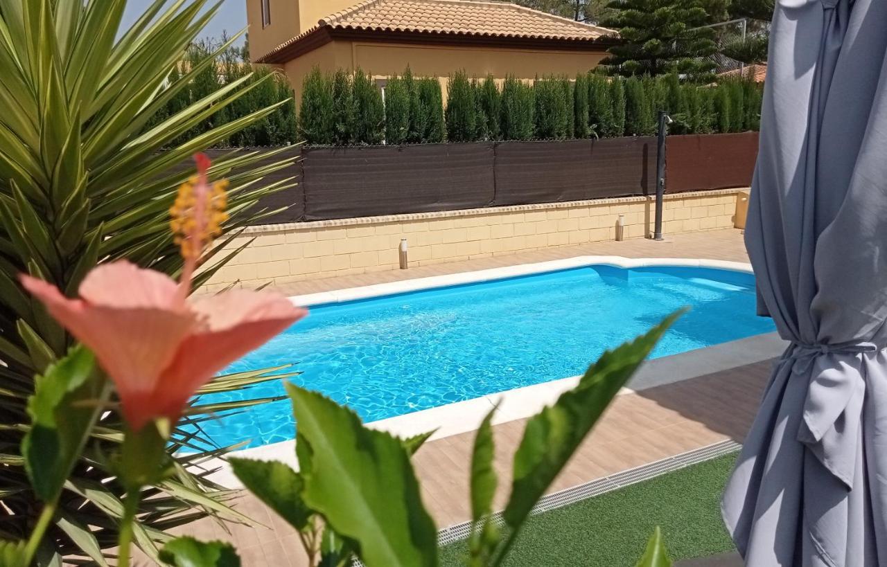 فيلا Isla Verde Y Mar إيسلا كريستينا المظهر الخارجي الصورة
